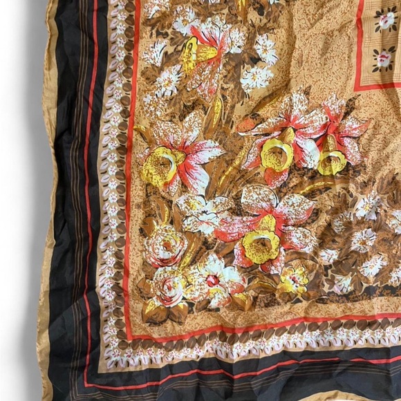 100% Silk Floral Patterned Scarf - Picture 2 of 8